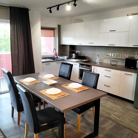 Lotus Area On Apartamento Oradea Exterior foto