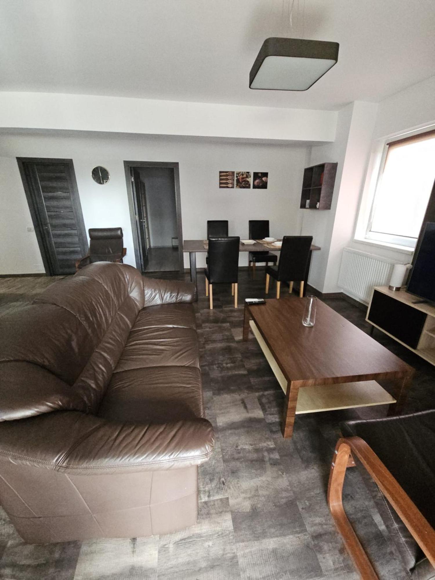 Lotus Area On Apartamento Oradea Exterior foto